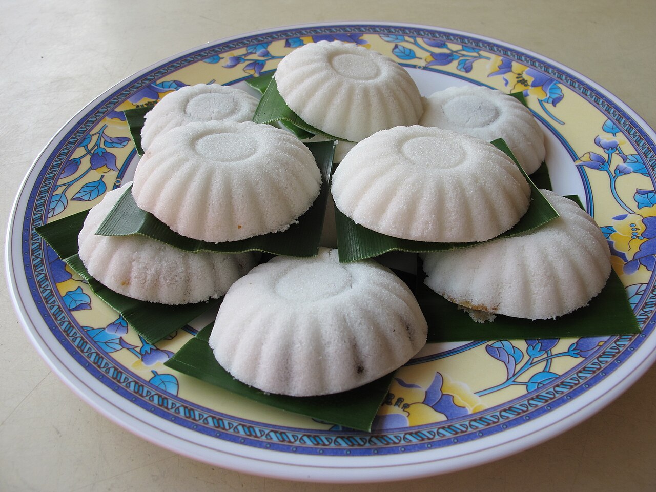 kueh tutu